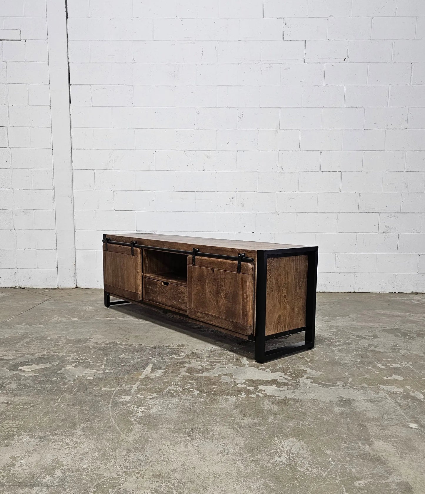 Meuble Télé Avila en bois de manguier portes coulissantes