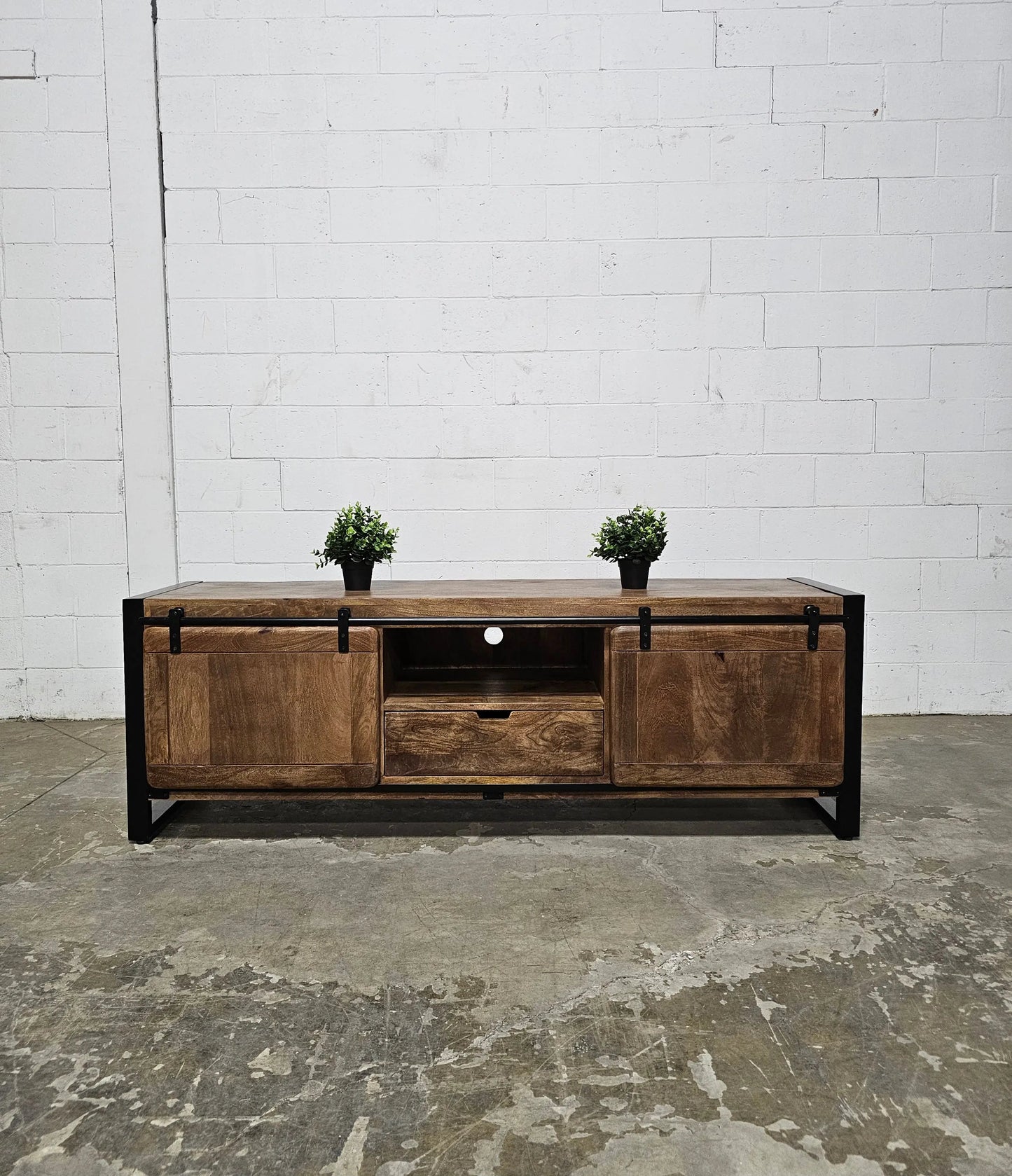 Meuble Télé Avila en bois de manguier portes coulissantes